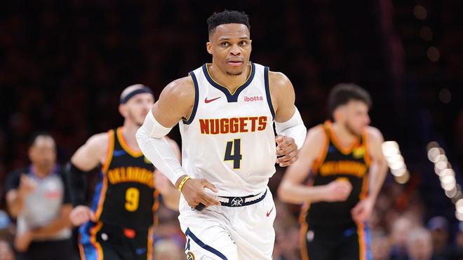 德拉富恩特：不懂为什么媒体总是关心奥尔莫和佩德里上不上.