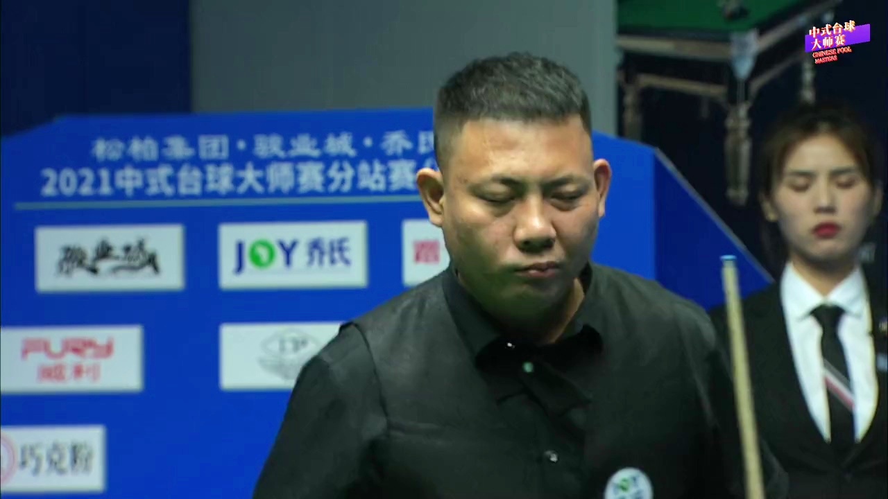 林丹晒与妻儿合照，抱着8岁儿子不撒手，与谢杏芳却是形同陌路.