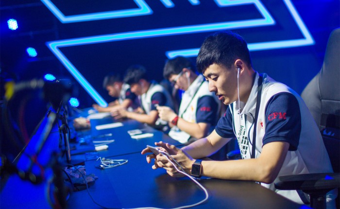 体育中超：王毅加盟武汉三镇 目前已随队训练