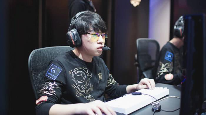 世预赛-王大雷送礼 国足不敌澳大利亚3连败继续垫底.