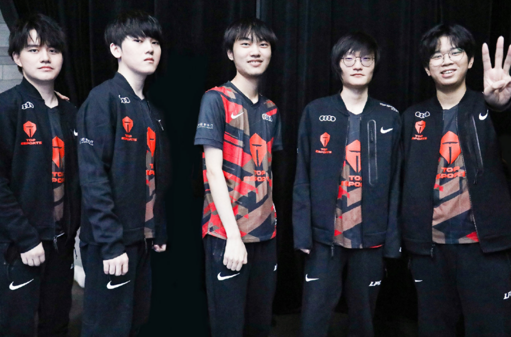 申花外援阿马杜伤情待评估 斯卢茨基回应谢鹏飞状态.