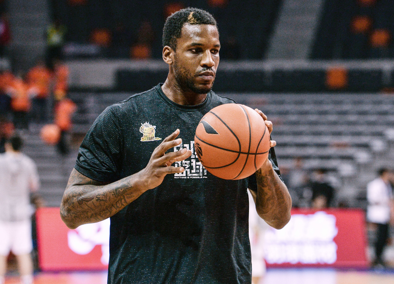 中国金花绽放！张帅3连胜进32强，下轮对手确定，郑钦文明日首秀.