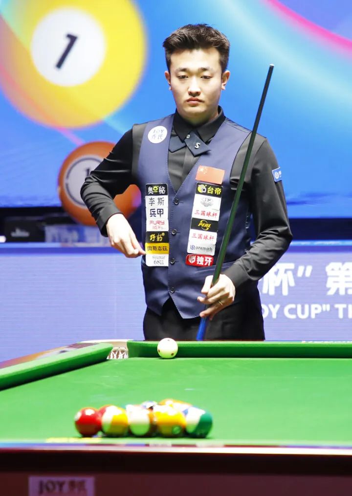 曼联的赛季开局是真糟糕，阿莫林会为了保住帅位改变阵型吗？